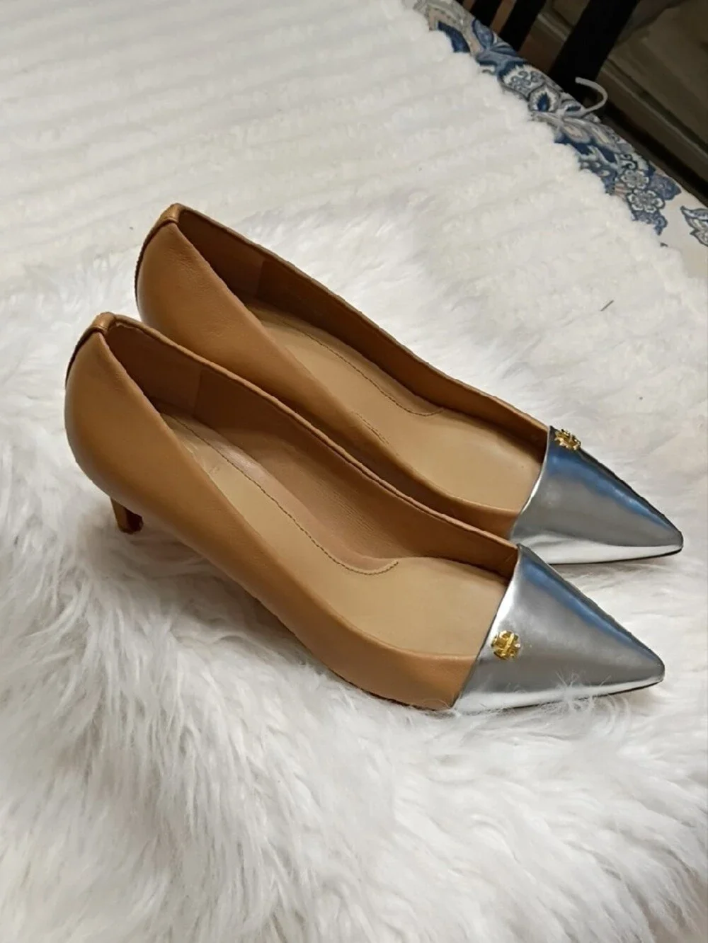 Tory Burch Nude & Metallic Silver Pointed Kitten Spectator Pumps Kitten Heels 6